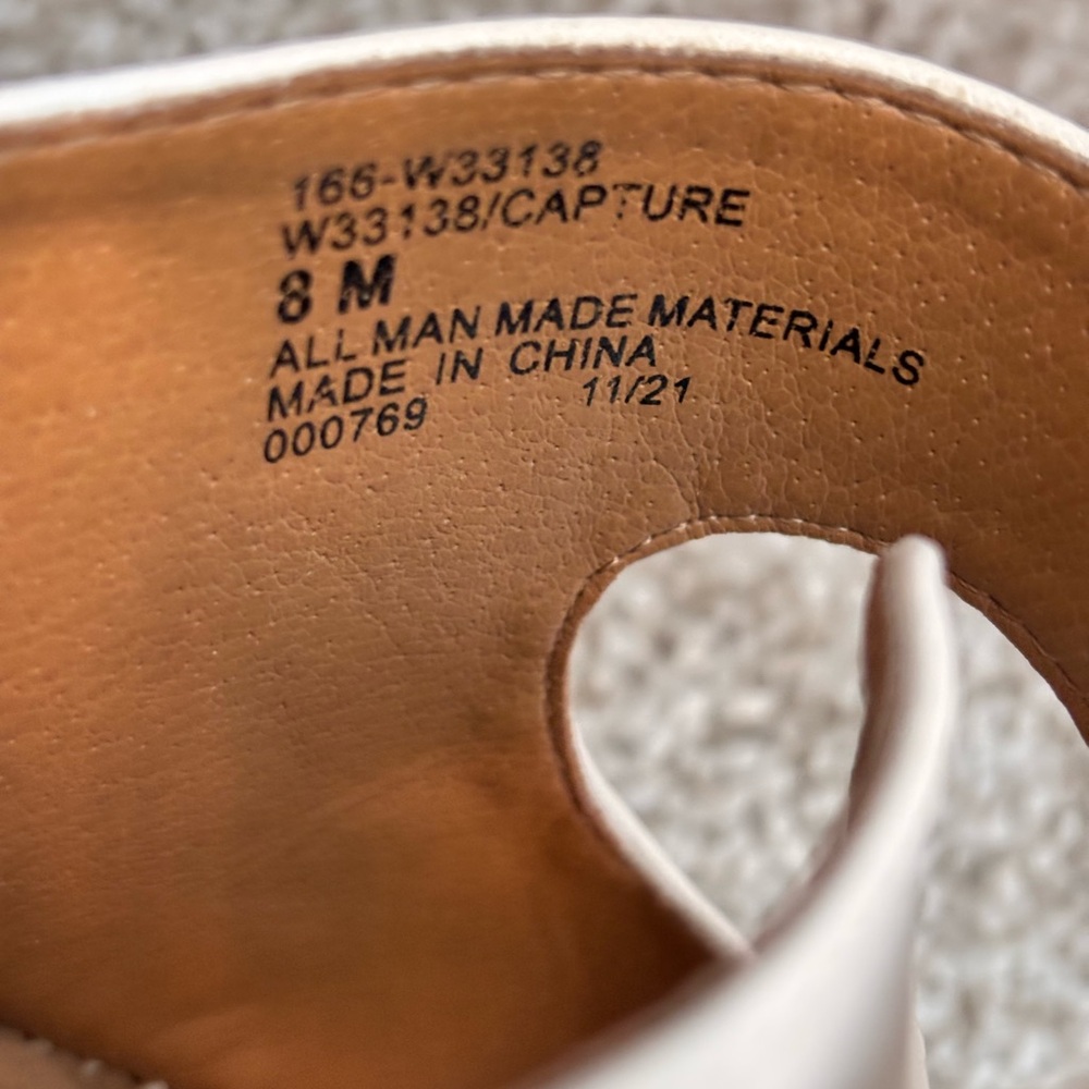 White Mountain Capture White Vegan Wedge Buckle Sandals Size 8M - Picture 6 of 11